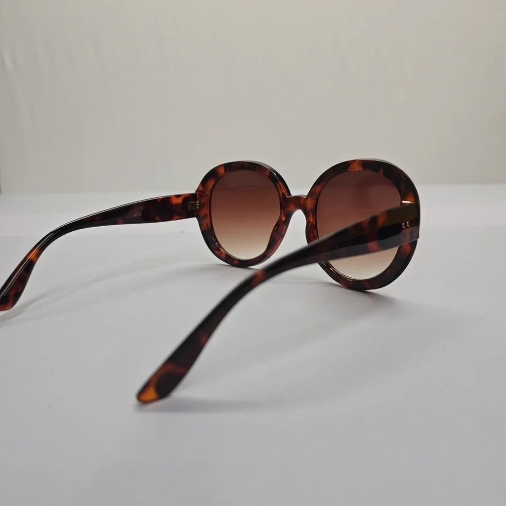 Unbranded new wear
